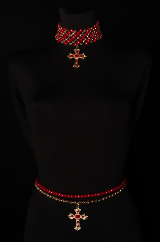 Choker z pereł z krzyżem (C23/FSH/11AU)