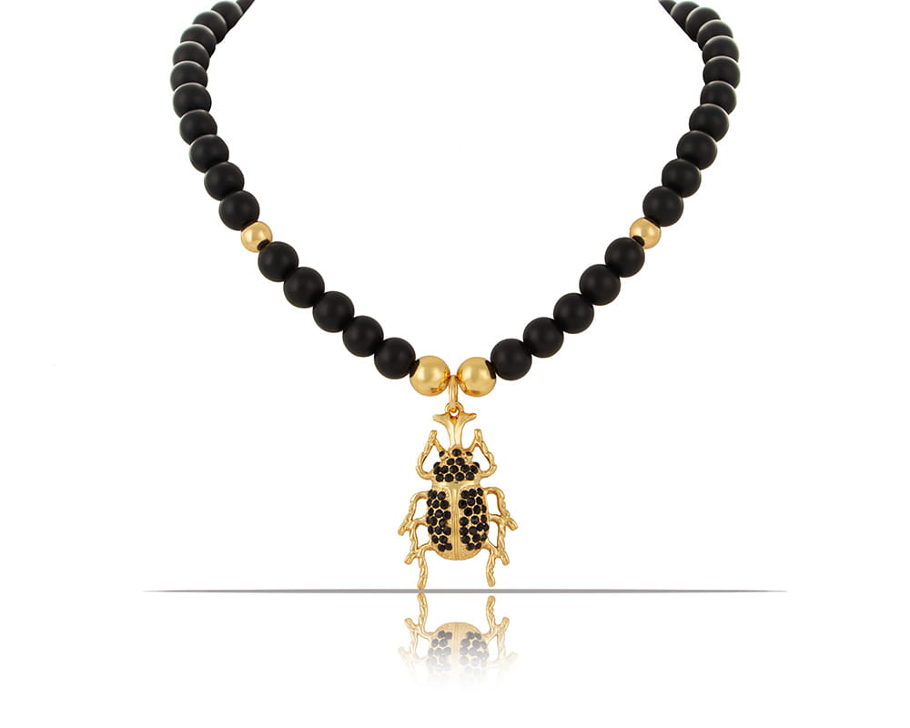 Naszyjnik ze skarabeuszem z kolekcji Beetle Brilliance (C23/ZIM/19AU)