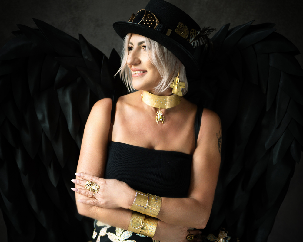 Szeroka bransoletka z kryształkami Preciosa w okręgu z kolekcji Vintage (B24/WIO/27AU)