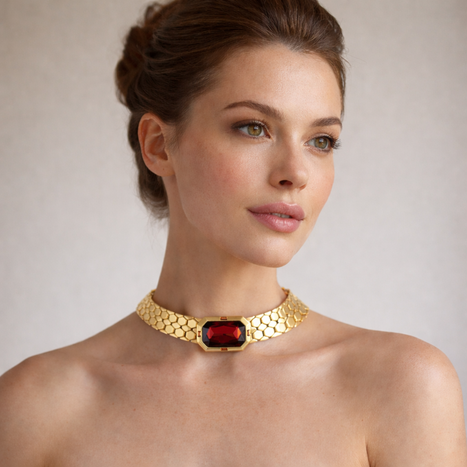 Choker z dużym kamieniem i mniejszymi kryształkami Preciosa (C25/JES/54AU)