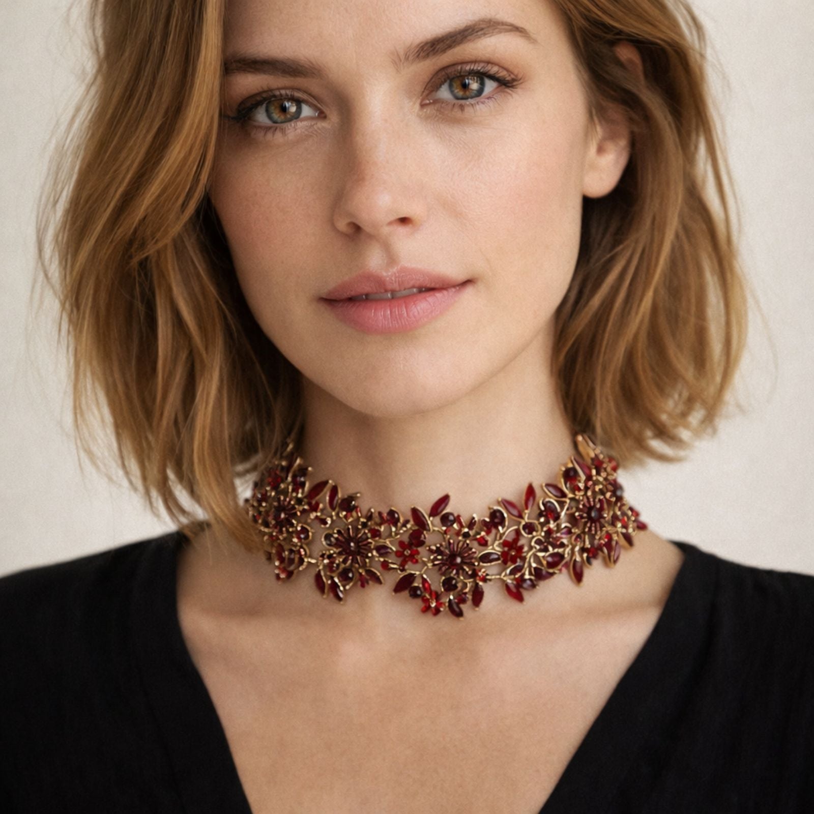 Choker czerwone kwiatuszki z kryształkami z kolekcji Blossom (C8157AU/1/CZ)